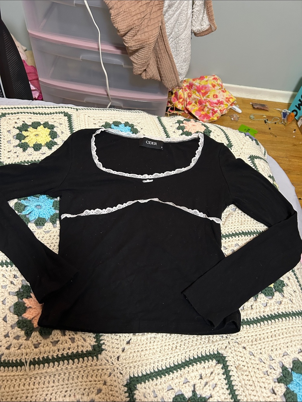 Cider black long sleeve with lace
